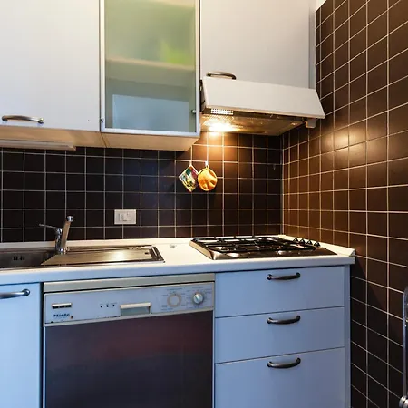 Youhosty - Loreto 1 Bedroom * Milan