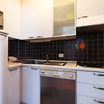 Youhosty - Loreto 1 Bedroom * Milánó