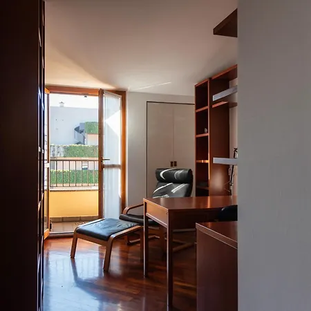 Youhosty - Loreto 1 Bedroom Milánó